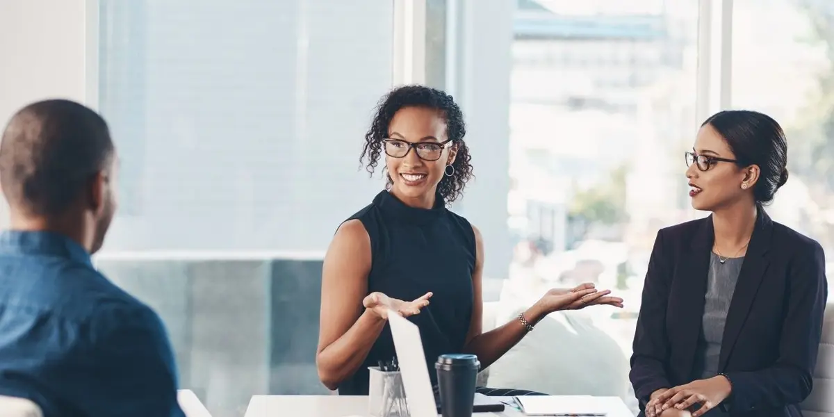 Leveraging Multiple Channels for Story Amplification