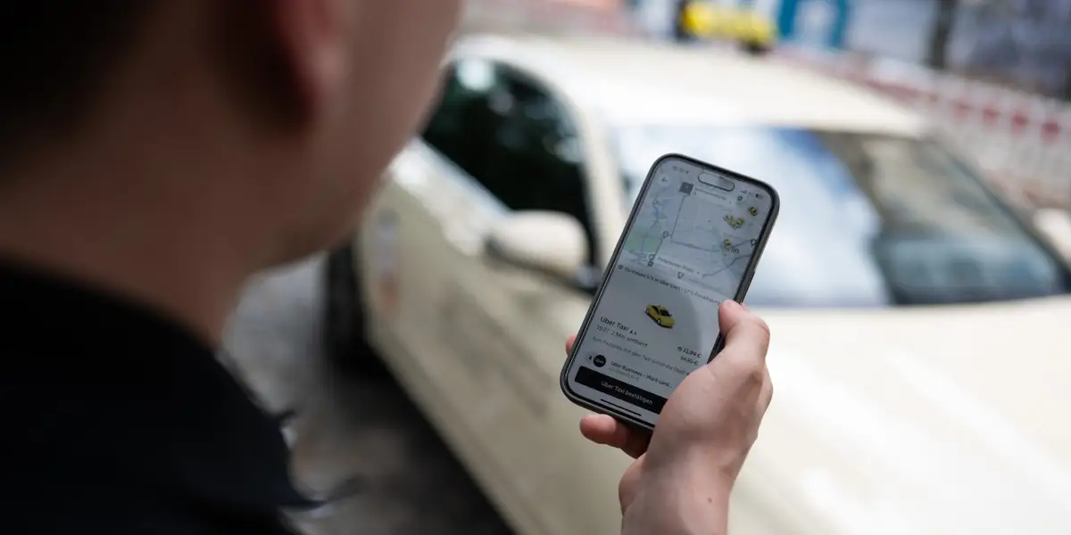 Safety Considerations in Ride-Sharing Apps Comparison